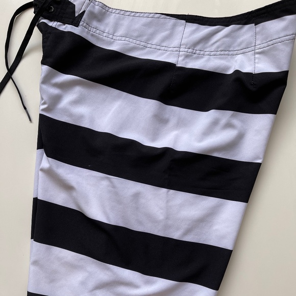 Hang Ten Stars and Stripes Board Shorts - 34 - Picture 2 of 6